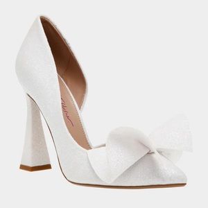 NWT Betsey Johnson Nobble Ivory Bow Heels
